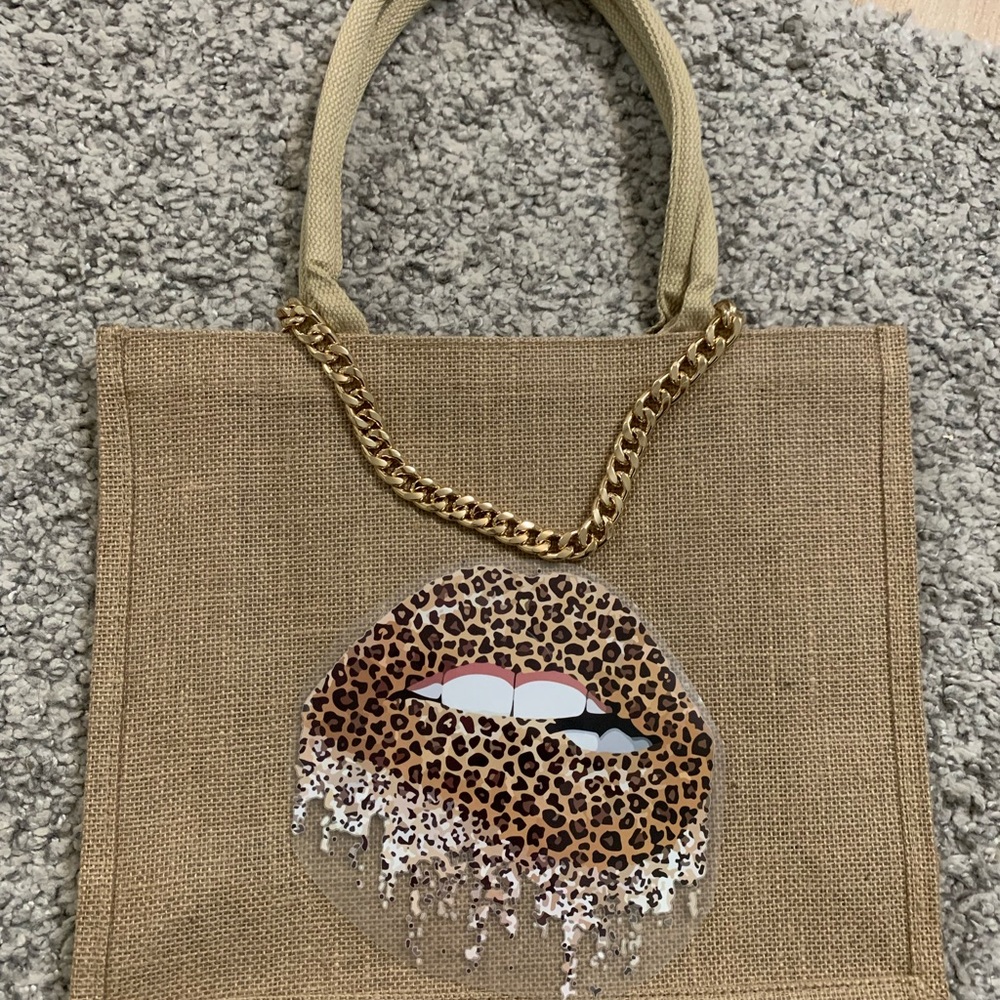 Brown jute tote animal print lips gold chain